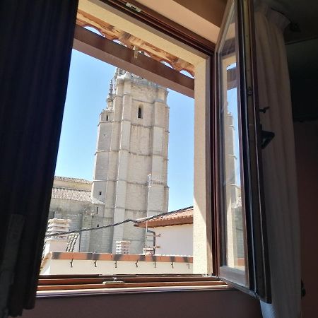 Apartamentos Turisticos Villa Y Corte Ampudia Dış mekan fotoğraf