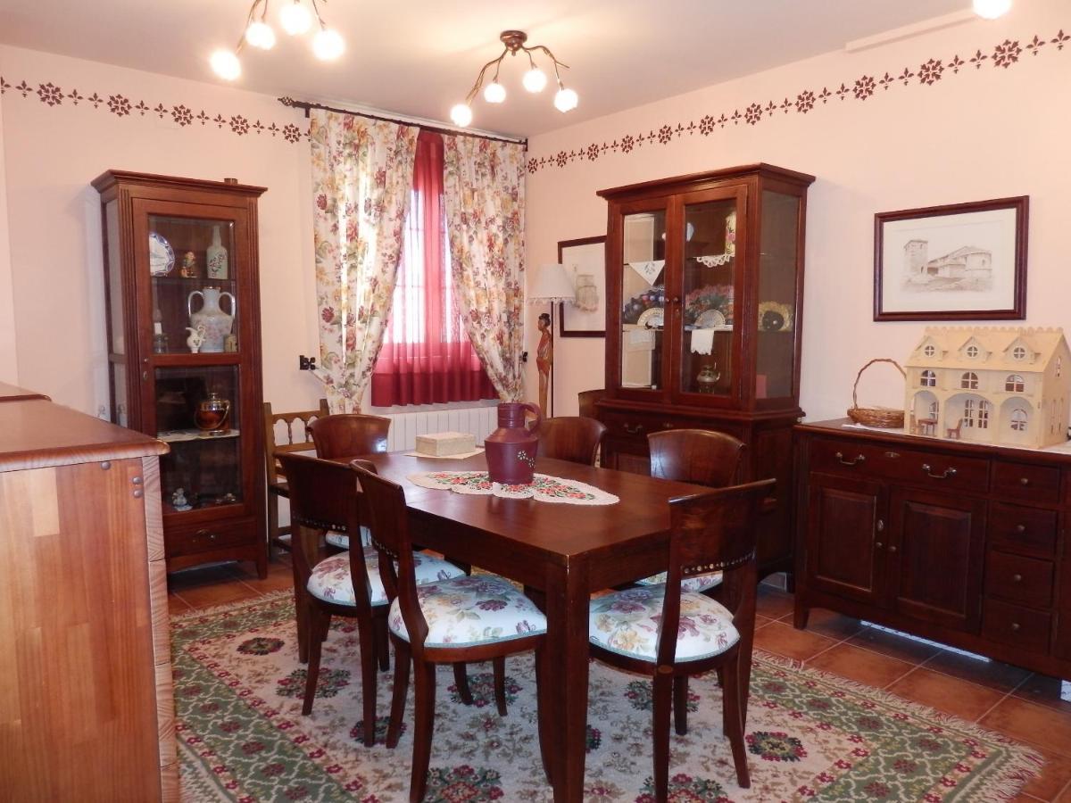 Apartamentos Turisticos Villa Y Corte Ampudia Dış mekan fotoğraf