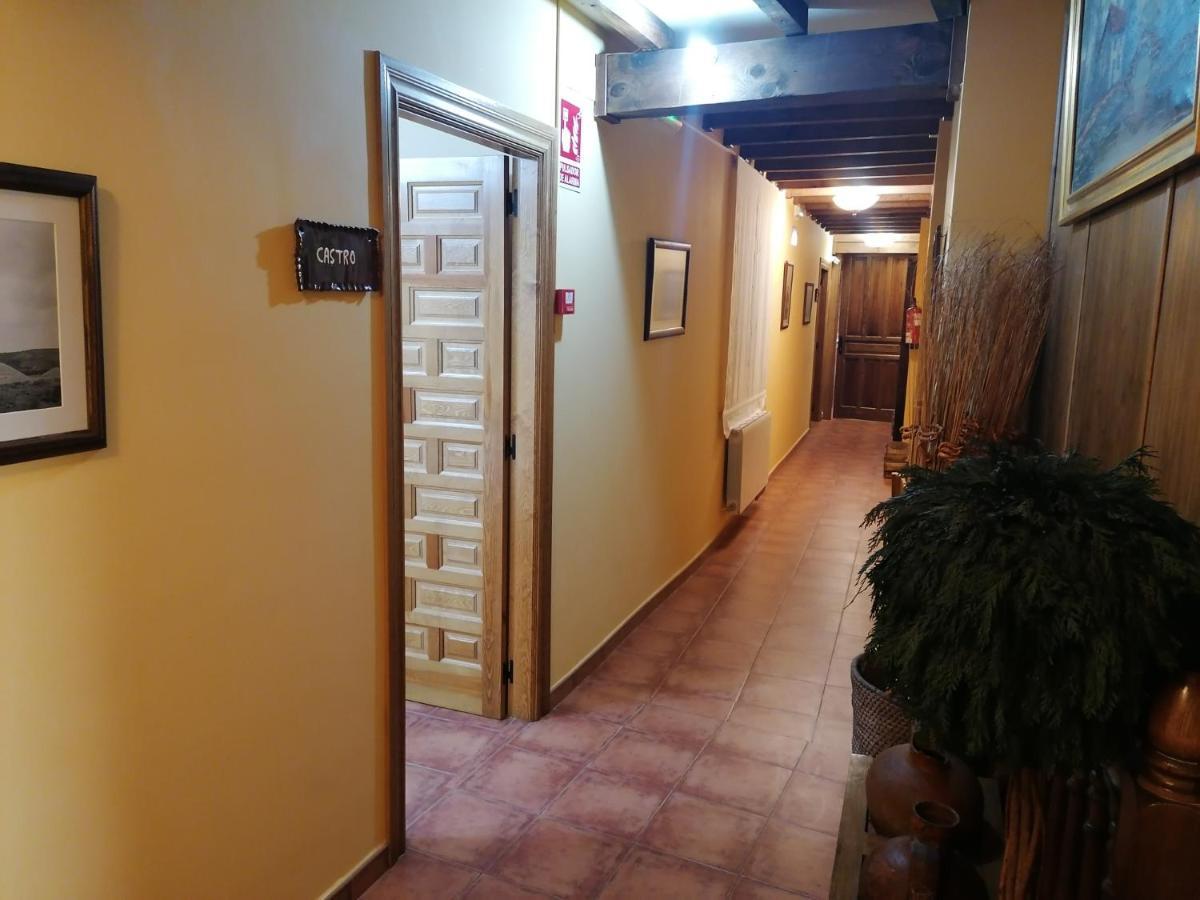 Apartamentos Turisticos Villa Y Corte Ampudia Dış mekan fotoğraf