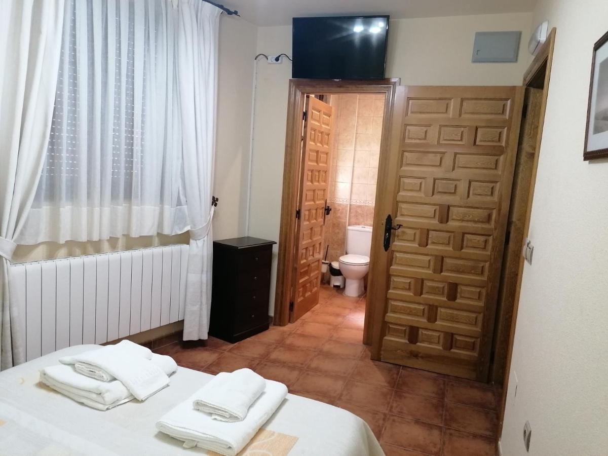 Apartamentos Turisticos Villa Y Corte Ampudia Dış mekan fotoğraf