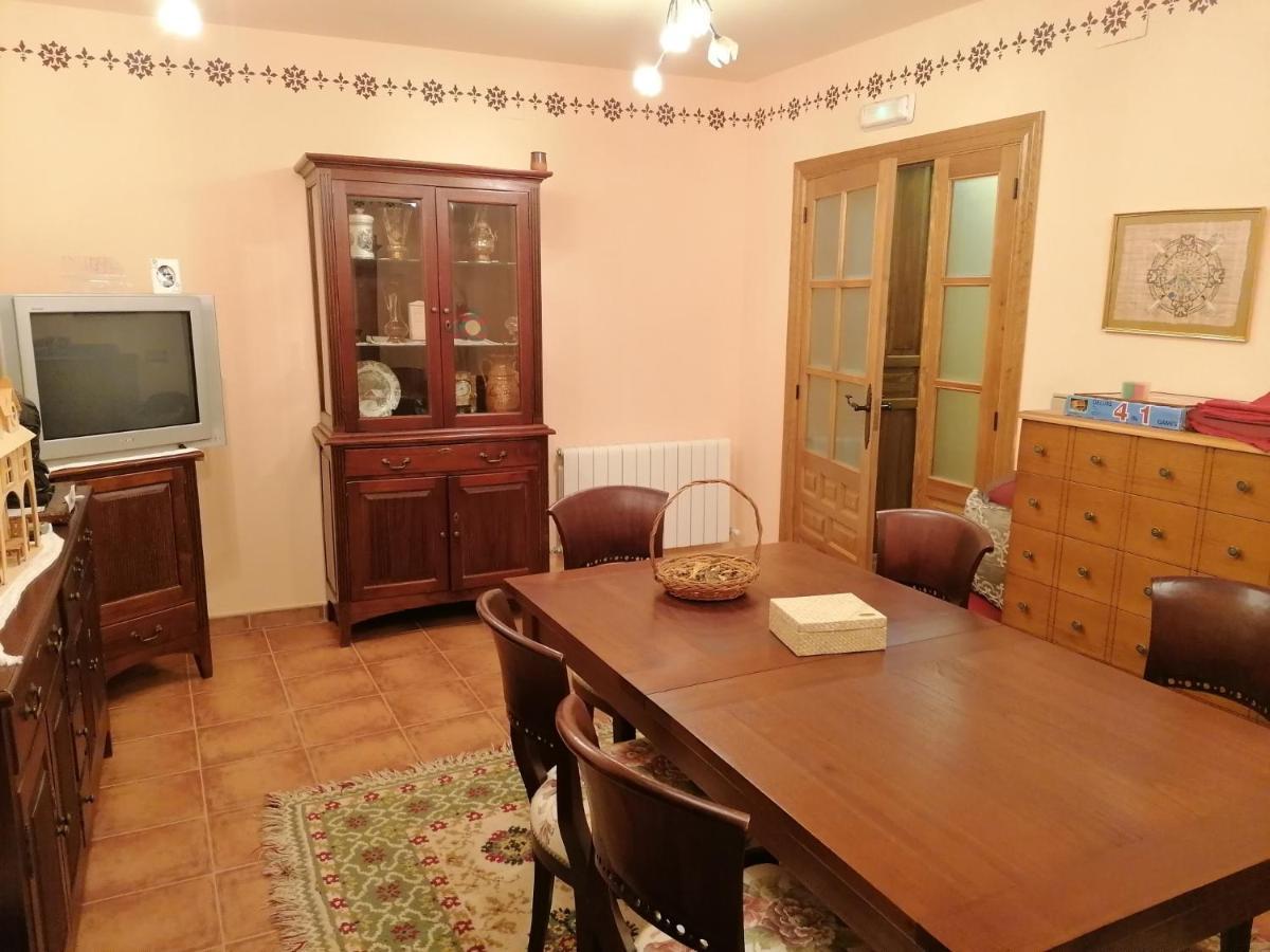 Apartamentos Turisticos Villa Y Corte Ampudia Dış mekan fotoğraf