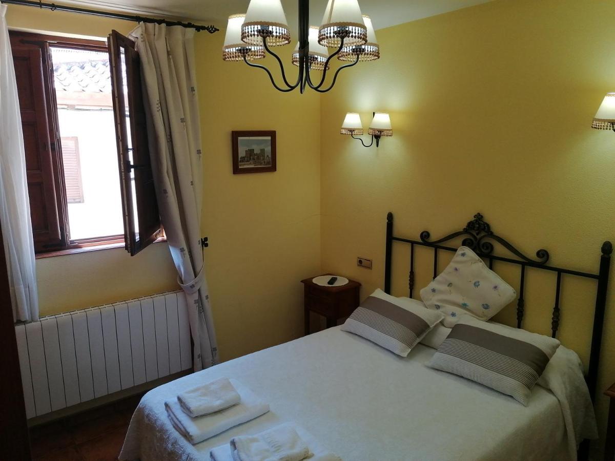 Apartamentos Turisticos Villa Y Corte Ampudia Dış mekan fotoğraf