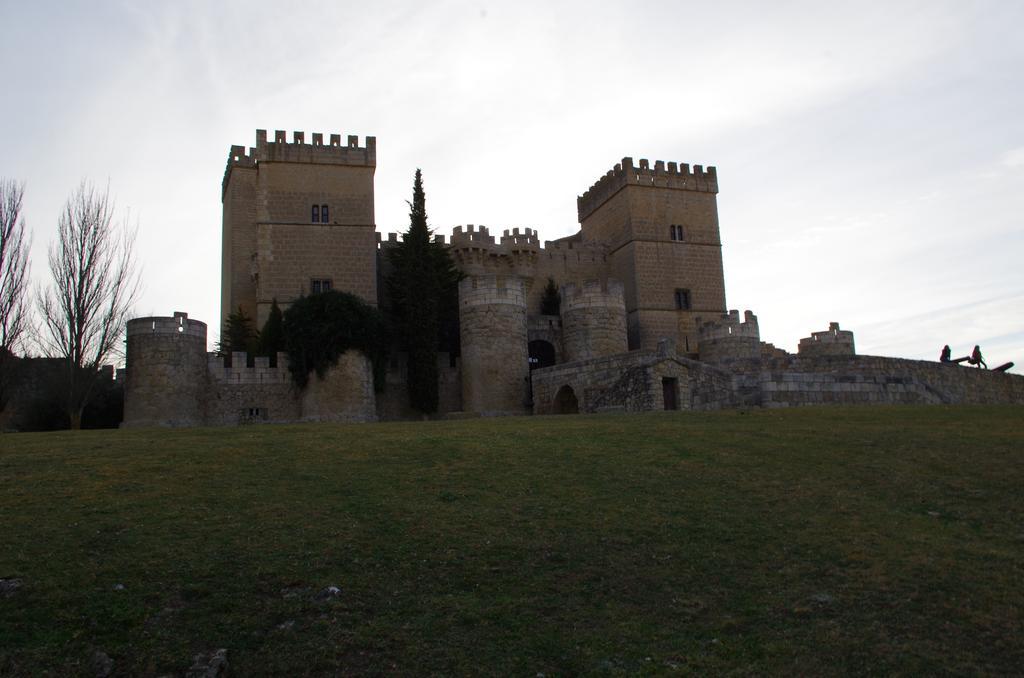 Apartamentos Turisticos Villa Y Corte Ampudia Dış mekan fotoğraf