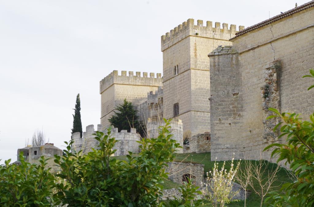 Apartamentos Turisticos Villa Y Corte Ampudia Dış mekan fotoğraf