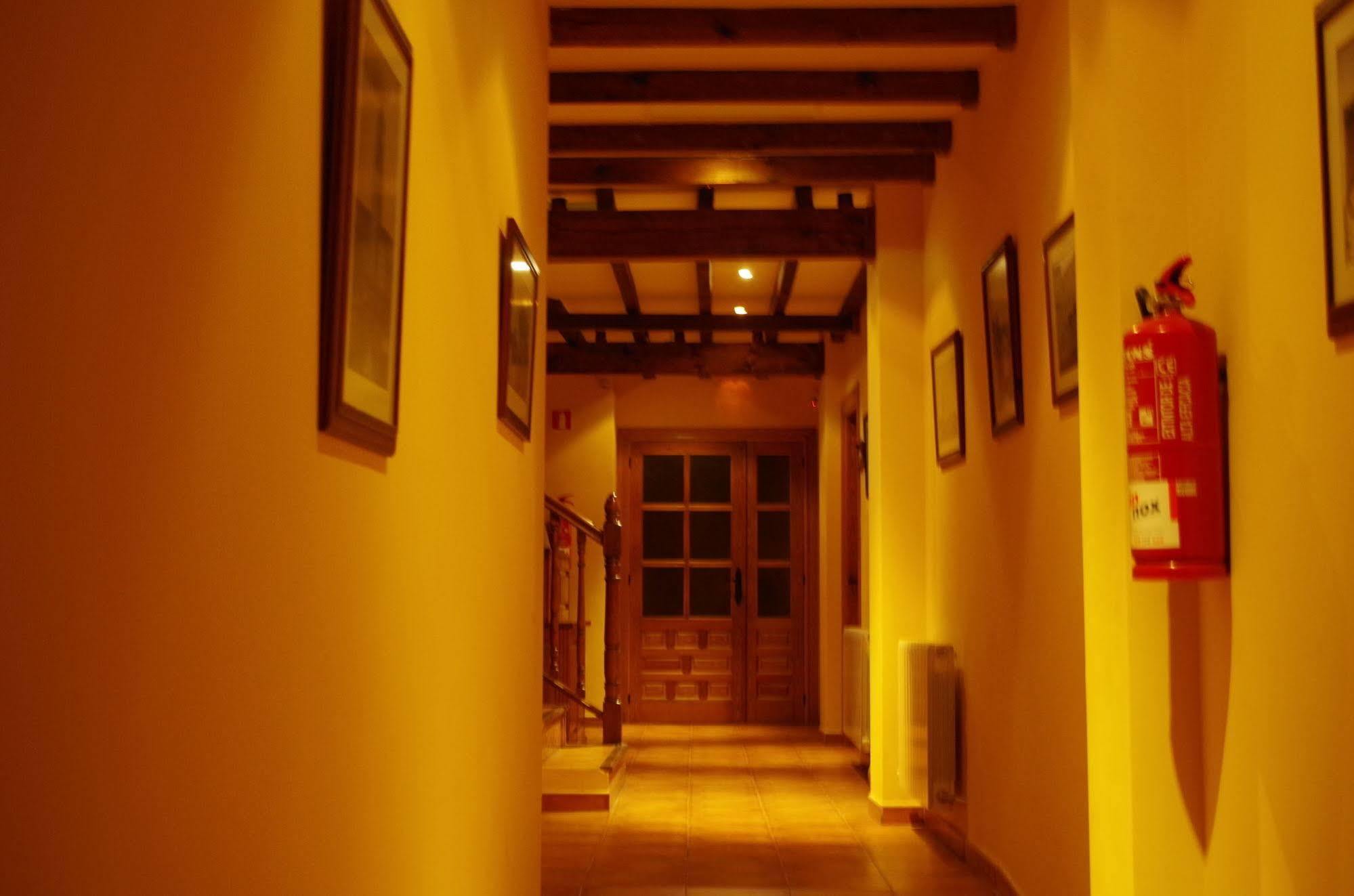 Apartamentos Turisticos Villa Y Corte Ampudia Dış mekan fotoğraf