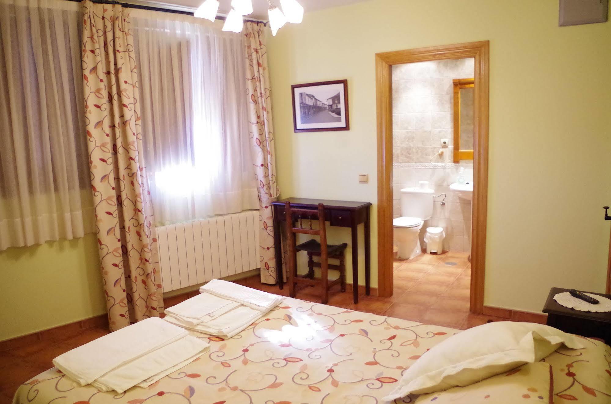 Apartamentos Turisticos Villa Y Corte Ampudia Dış mekan fotoğraf