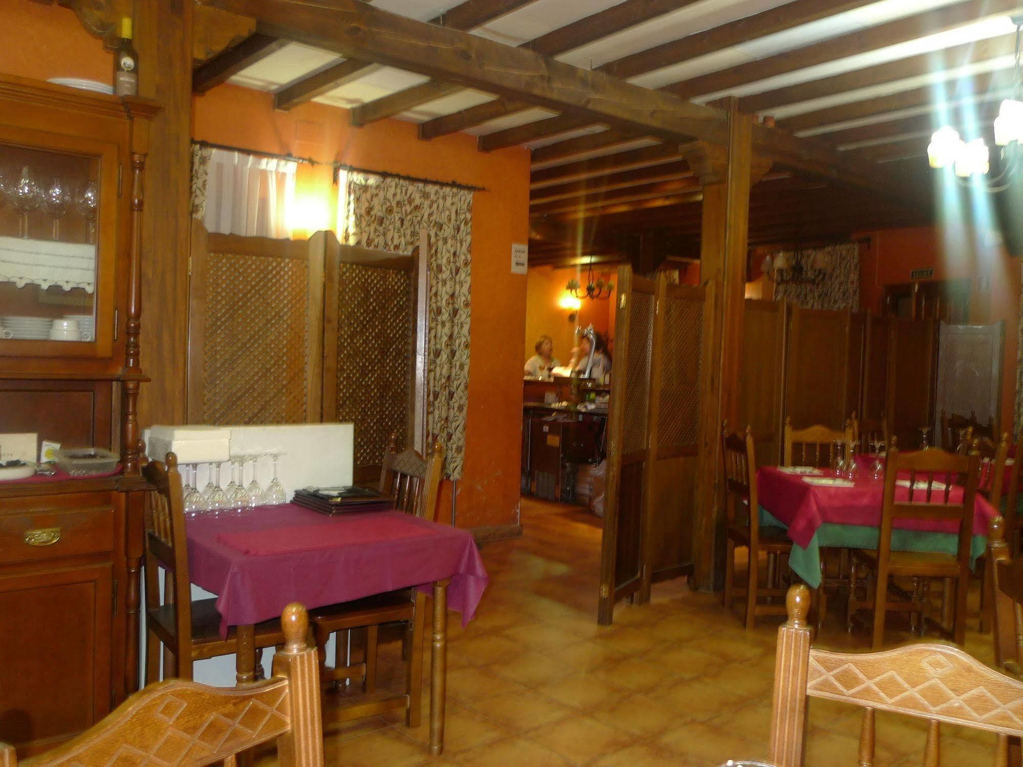 Apartamentos Turisticos Villa Y Corte Ampudia Dış mekan fotoğraf