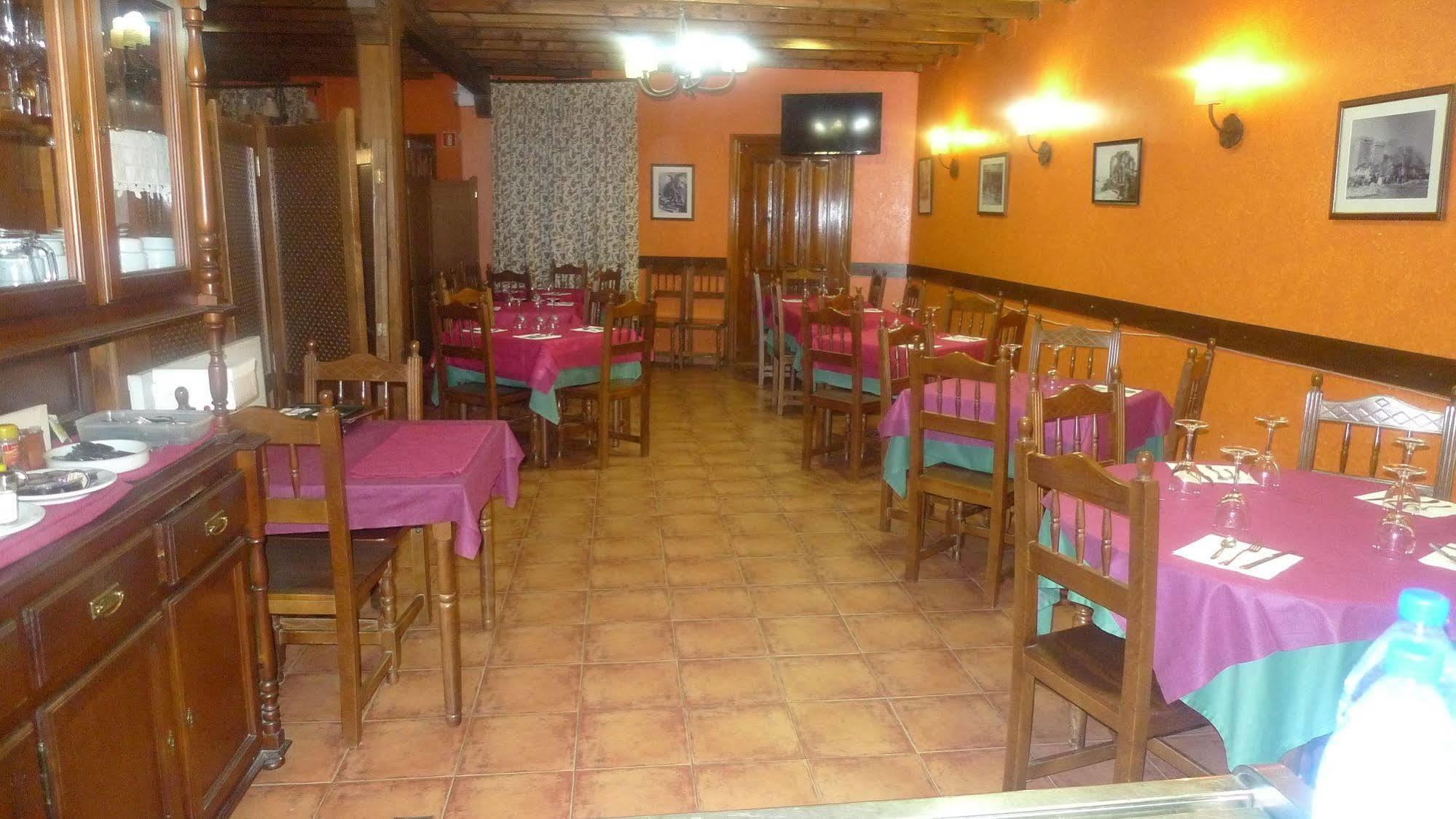 Apartamentos Turisticos Villa Y Corte Ampudia Dış mekan fotoğraf